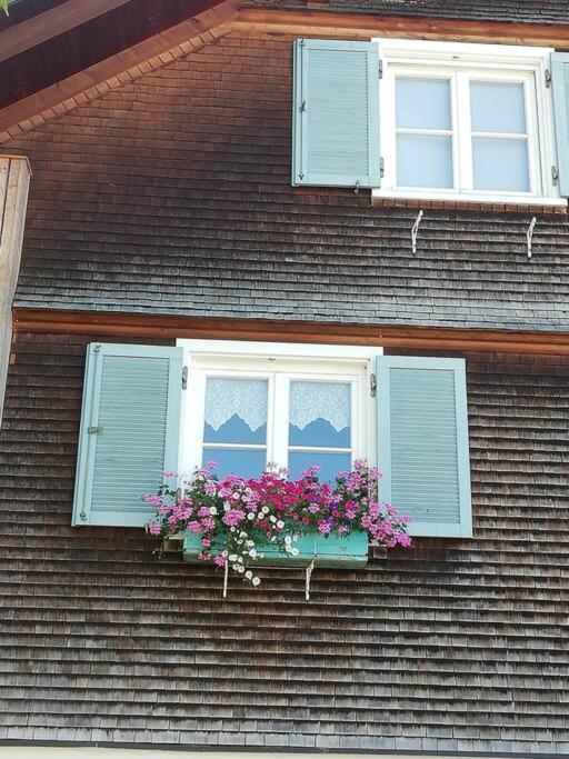 Gemuetliche Wohnung In Einfamilienhaus Alberschwende Exterior foto